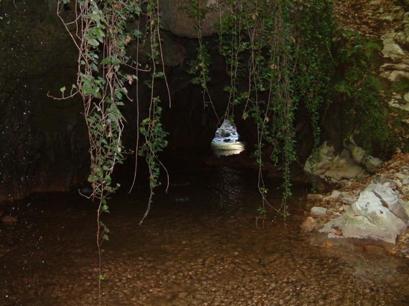Θεοτικό – Ένα εκπληκτικό ποτάμιο σπήλαιο
