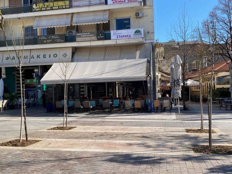 Αγρίνιο – Αντικατάσταση δένδρων στην πλατεία