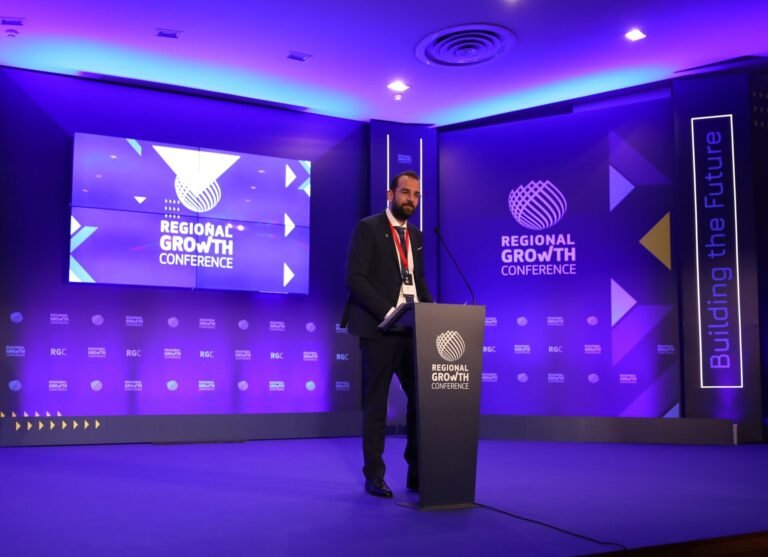 Ν. Φαρμάκης: «Να σκοτώσουμε τον παλιό κακό μας εαυτό»