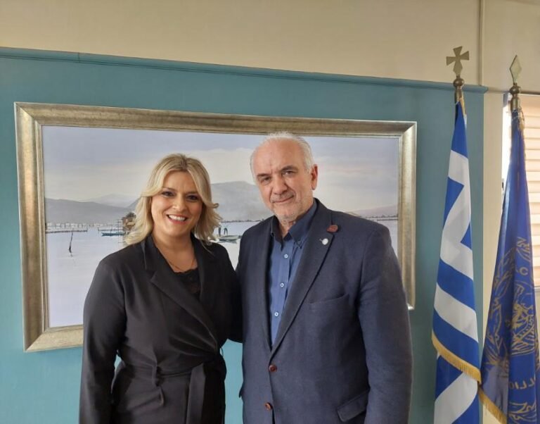Με την παράταξη Λύρου, η κ. Σοφία Αϊβάζογλου