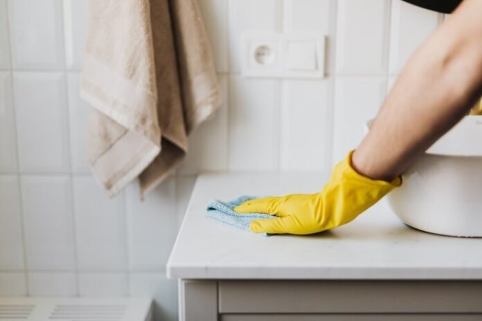 10 συνηθισμένα λάθη καθαρισμού στο σπίτι