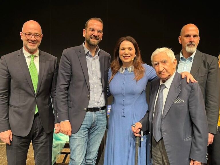 Συγκίνηση για τα «Τετράδια της Ανζέλ Κουρτιάν»