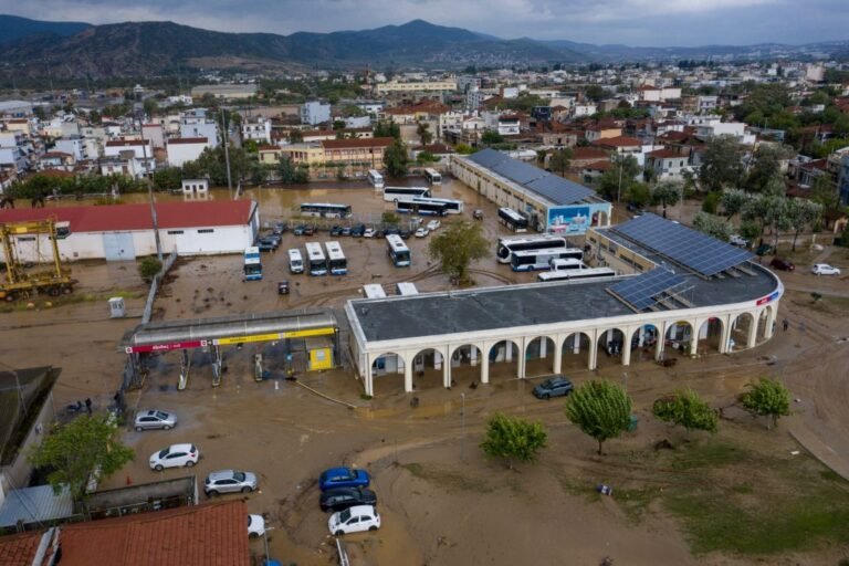 Μεσολόγγι: Συγκέντρωση ειδών για τους πληγέντες