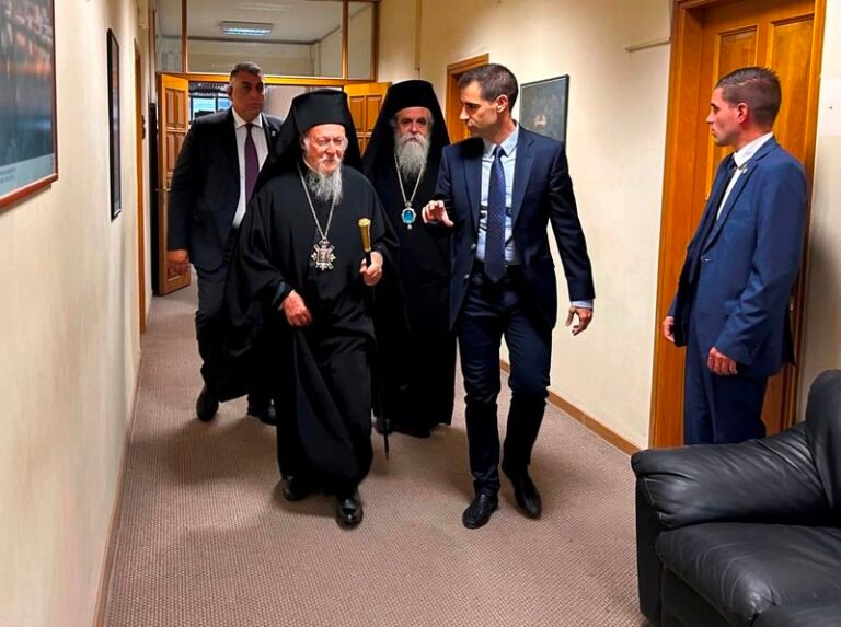 Ο Βαρθολομαίος επίτιμος Δημότης Πύργου και Ανδραβίδας – Κυλλήνης