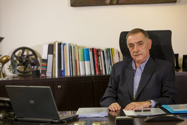 Επανεκλογή Τσιχριτζή σε φόρουμ Επιμελητηρίων