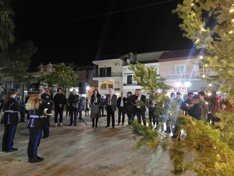 Μεσολόγγι – Φωτεινός και χριστουγεννιάτικος δήμος