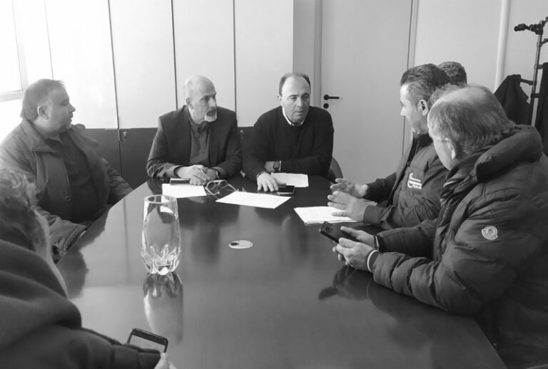 Μπονάνος και Φίλιας με εκπροσώπους μελισσοκόμων