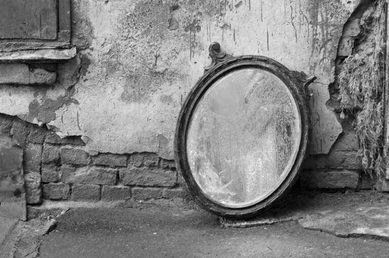 Οι καθρέφτες της ζωής μας – «Eς το έσοπτρον εμβλέψαντα…»