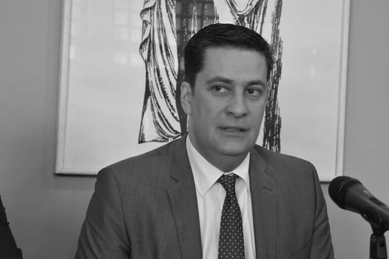 Παπαναστασίου: τιμούμε το μεγαλείο της γυναικείας φύσης