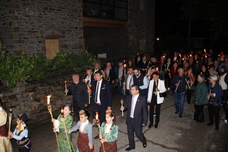 Αμφιλοχία – Τιμή στα θύματα του Πόντου