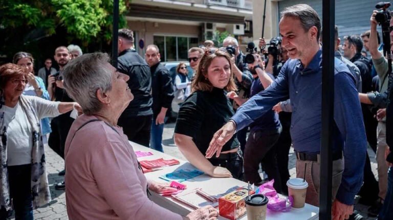 Ο «πολιτικός πολιτισμός» της υποκρισίας;