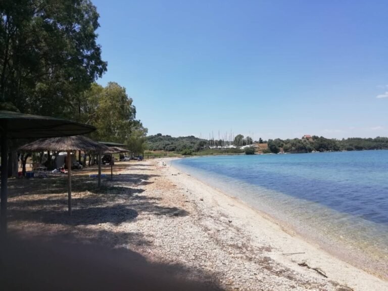 Οι κατάλληλες για κολύμβηση ακτές της Αιτωλοακαρνανίας