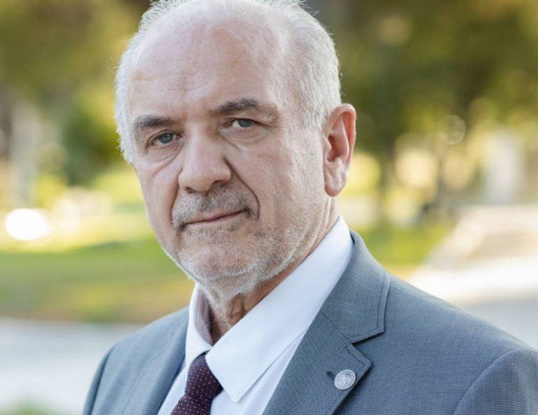 Λύρος: «Με λοιδόρησαν!»