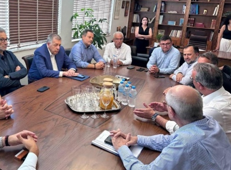 Ξηρόμερο – Υπογραφή σύμβασης για εγγειοβελτιωτικό