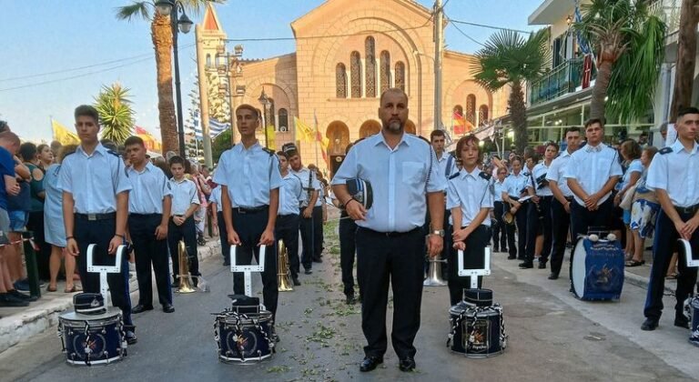H Φιλαρμονική Μεσολογγίου στον Άγιο Διονύση στη Ζάκυνθο