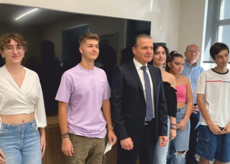Ένωση Αγρινίου | Χρηματικά έπαθλα για 6 μαθητές