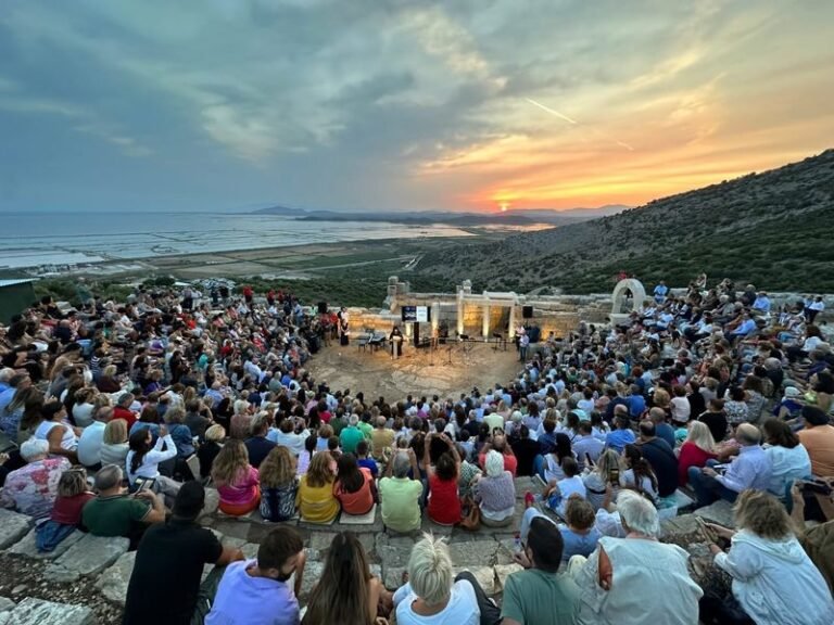 Εγκαίνια του αναστυλωμένου Αρχαίου Θεάτρου Πλευρώνας