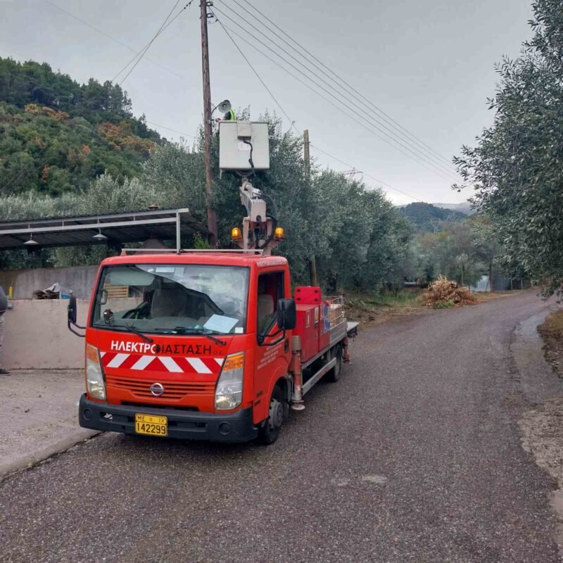 Αγρίνιο | Σε εξέλιξη η εγκατάσταση νέων φωτιστικών