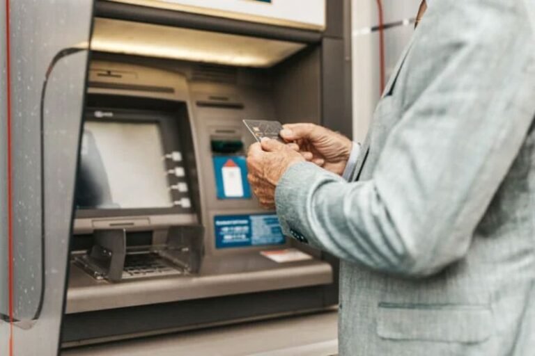 e-ΕΦΚΑ και ΔΥΠΑ | Οι πληρωμές της εβδομάδας