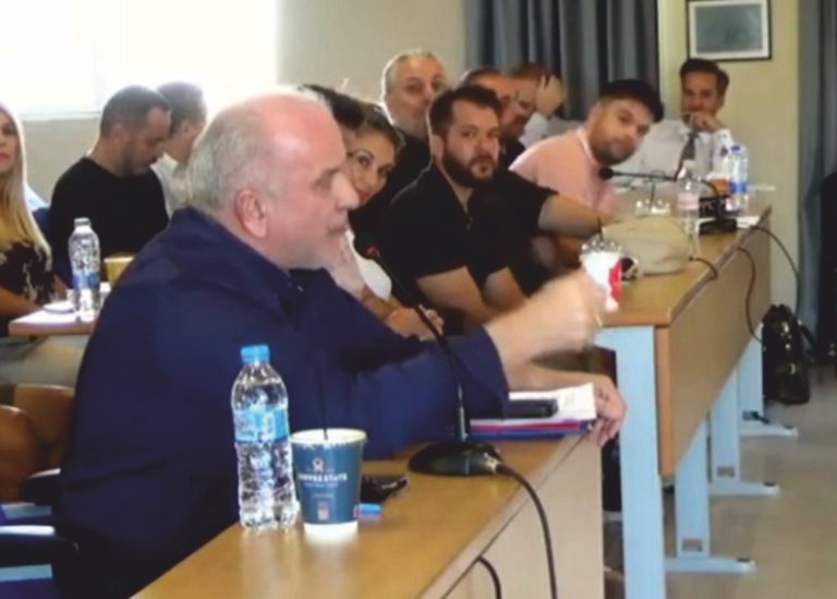 Δημιουργική Ανατροπή | Δημοτικά μηχανήματα σε εξυπηρετήσεις! 