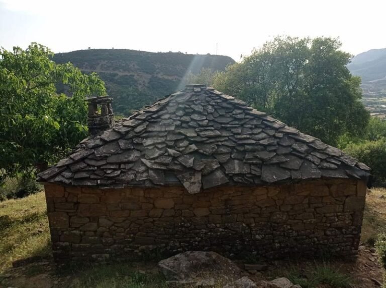 Αμοργιανοί | Χτισμένοι πάνω σε πνιγμένους τόπους