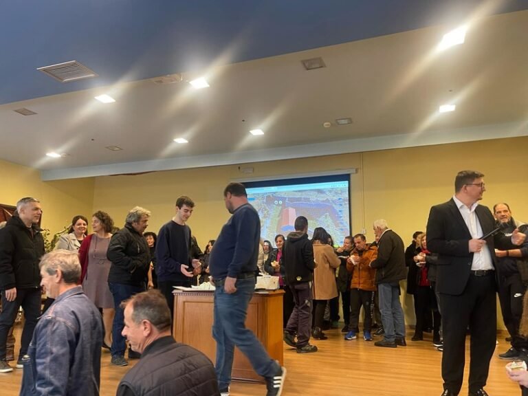 Δήμος Ξηρομέρου | Έκοψαν την πίτα  τους οι εργαζόμενοι
