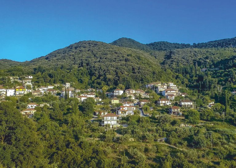 Δερβέκιστα | Ένα ιστορικό χωριό που οι χάρτες το γράφουν Ανάληψη