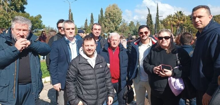 Κανένας γονιός και συγγενής στη θέση των πενθούντων