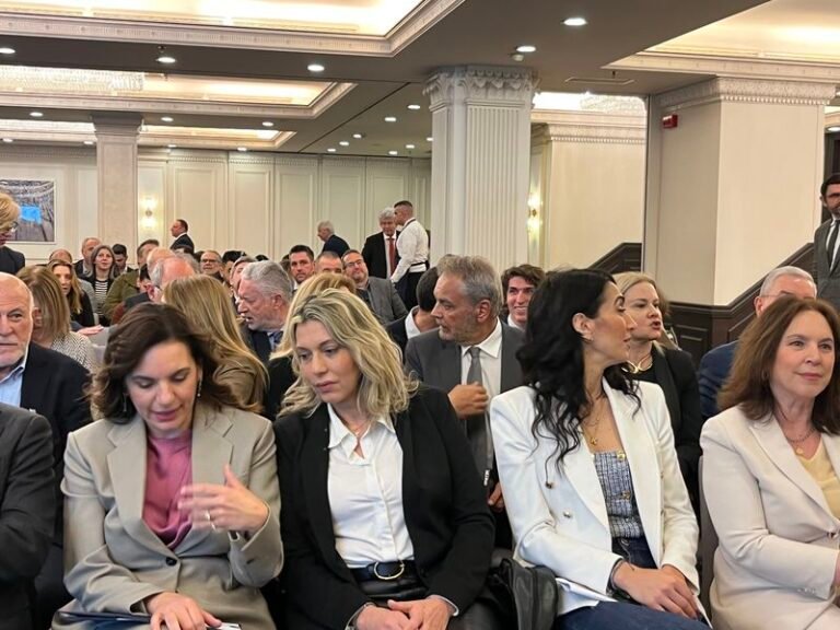 Eπαφές Φλώρου στη Γ.Σ. της Π.Ο.Ξ.