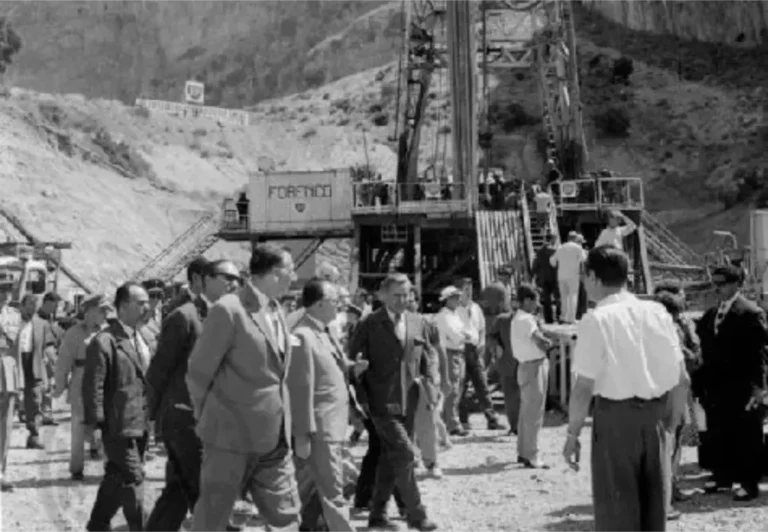 Ἐν Ἀγρινίῳ τῇ 12ῃ Μαρτίου | 1963: «Έλληνες Εμίρηδες» οι Αγρινιώτες