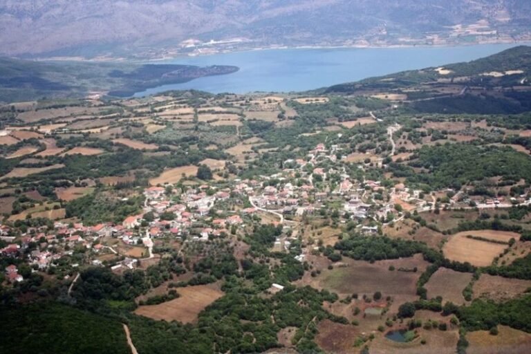 Κωνωπίνα | Ξηρομερίτικος τόπος καταπράσινος