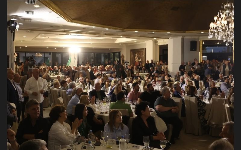 Χριστίνα Σταρακά  | Εντυπωσιακή συγκέντρωση