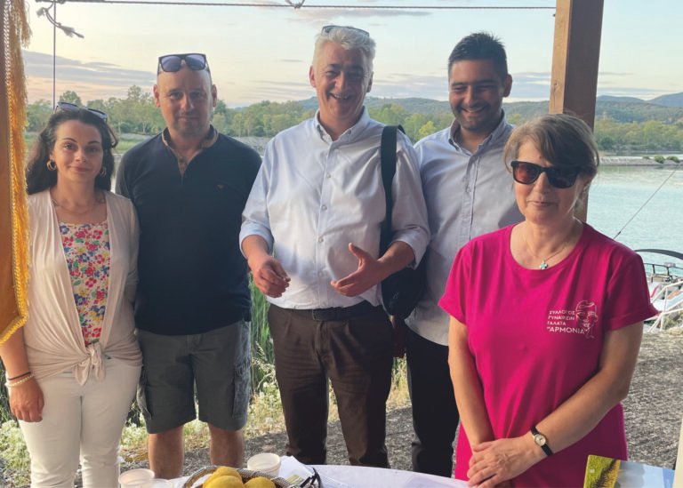 Ο Χάρης Μουρκάκος στη λίμνη Στράτου