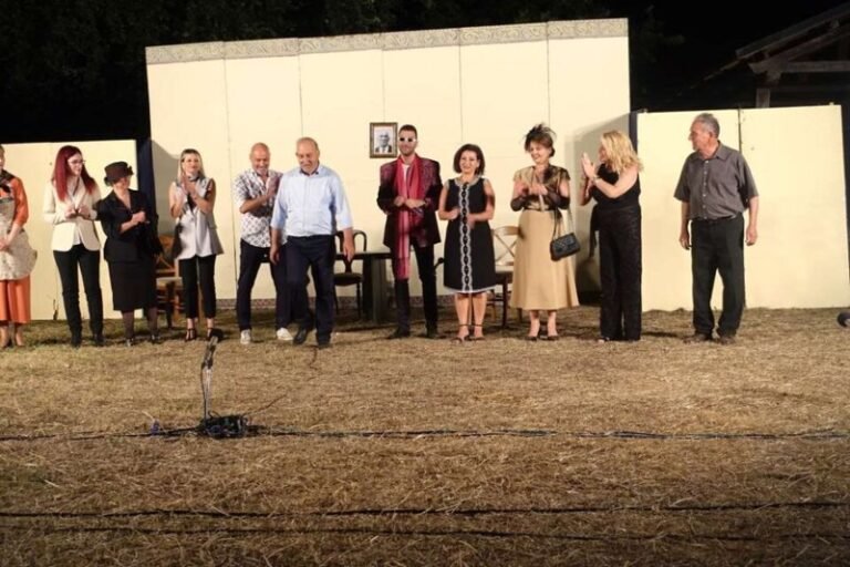 Αιτωλικό: «Θεάτρου Όψεις» | Αυλαία με χιούμορ και κοινωνικό στοχασμό