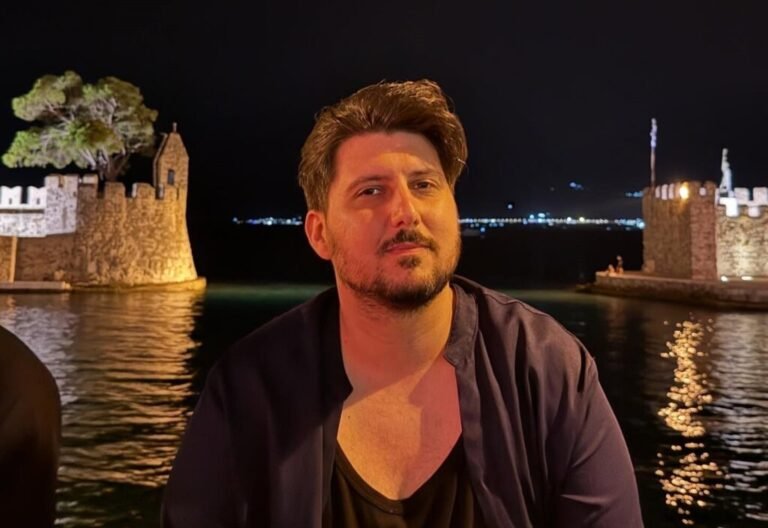 Ναύπακτος | Ο Αντώνης Ρήγας στην πλαζ