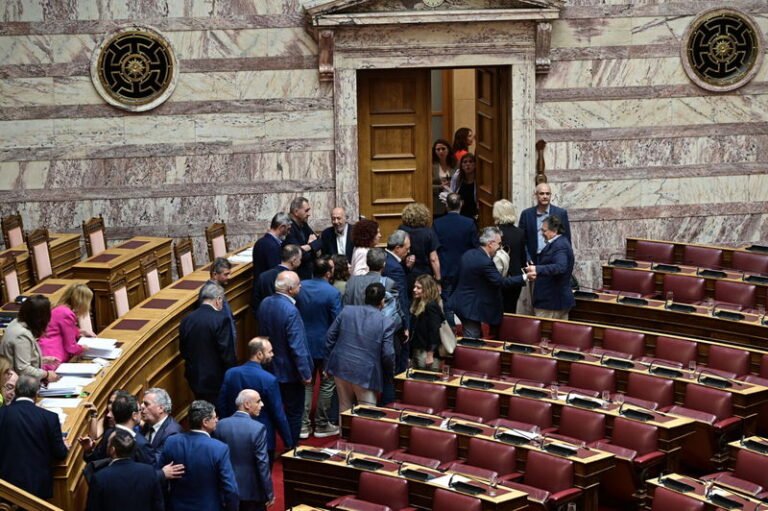 Η νύχτα όνειδος για τη Βουλή μας…