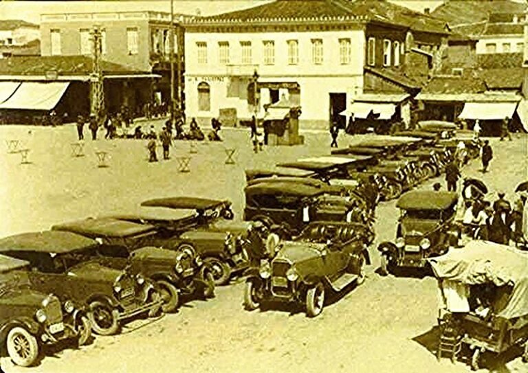 Ἐν Ἀγρινίῳ τῇ 16ῃ Αυγούστου | 1926: Σκυρόστρωση των δρόμων γύρω από την πλατεία