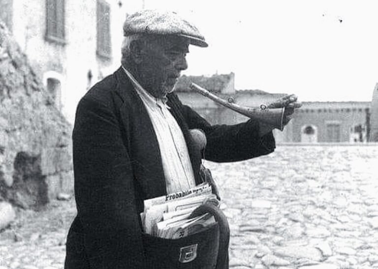 Ἐν Ἀγρινίῳ τῇ 8ῃ Αυγούστου | 1915: Ο σταθμός των τριών «Τ» στο Αγρίνιο