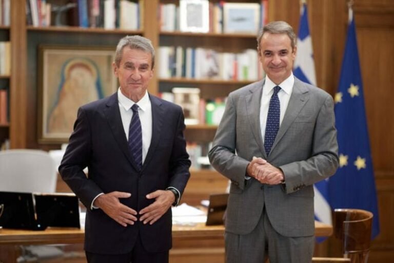 Ω! Τι κόσμος (πολιτικός) μπαμπά!!!