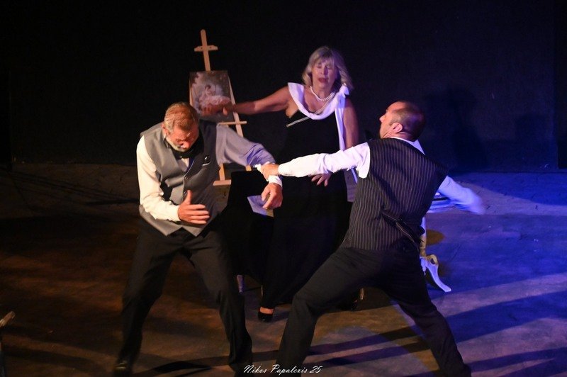 Καλλιτεχνοχώρι | Ψύλλοι στ’ αυτιά, φωνές στα κρυφά