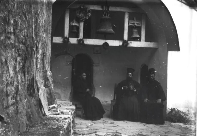 Ἐν Ἀγρινίῳ τῇ 22ᾳ Οκτωβρίου | 1918: Αντιπροσωπία Αγρινιωτών στον Προυσό