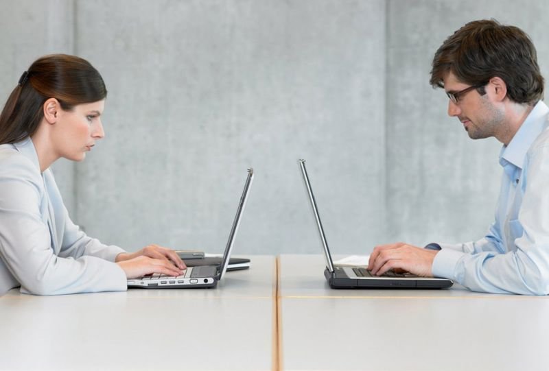 Νέα οδηγία | Ίση αμοιβή ανδρών και γυναικών έως το 2026