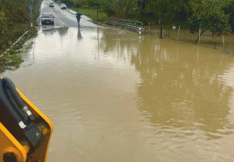 Δυναμικά η κακοκαιρία στο Αγρίνιο