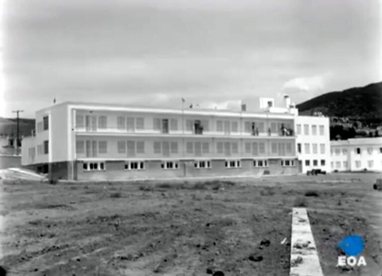 Ἐν Ἀγρινίῳ τῇ 15ῃ Νοεμβρίου | 1956: Ο Μαντέλος στο Αγρίνιο για το Κοκάλειο νοσοκομείο