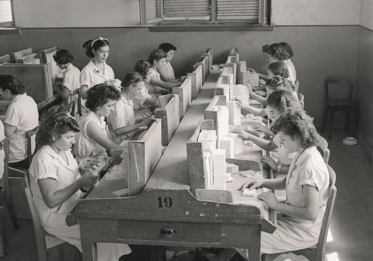 Ἐν Ἀγρινίῳ τῇ 10ῃ Νοεμβρίου | 1919: Οι σιγαροποιοί του Αγρινίου ξεσηκώνονται
