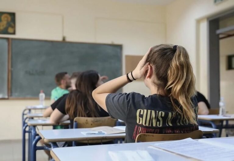 Πανελλαδικές | Συναγερμός για την ολοκλήρωση της ύλης