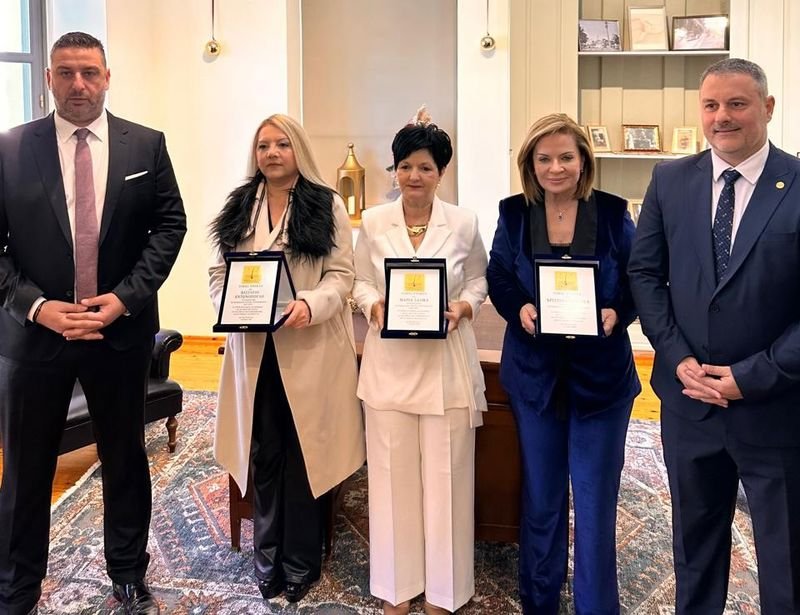 Χριστίνα Σταρακά | Στον Γιάννη Τσιλίκα η τιμητική πλακέτα