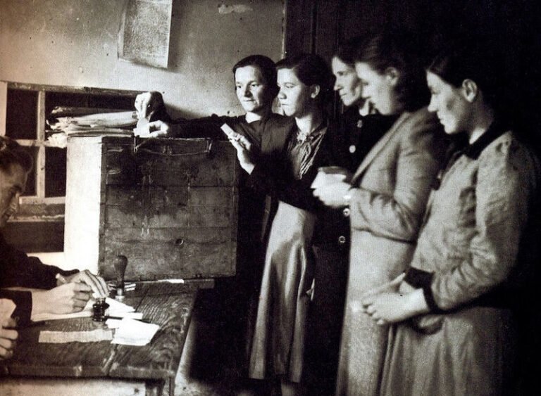5 Φεβρουαρίου 1930 | Οι Ελληνίδες αποκτούν δικαίωμα ψήφου