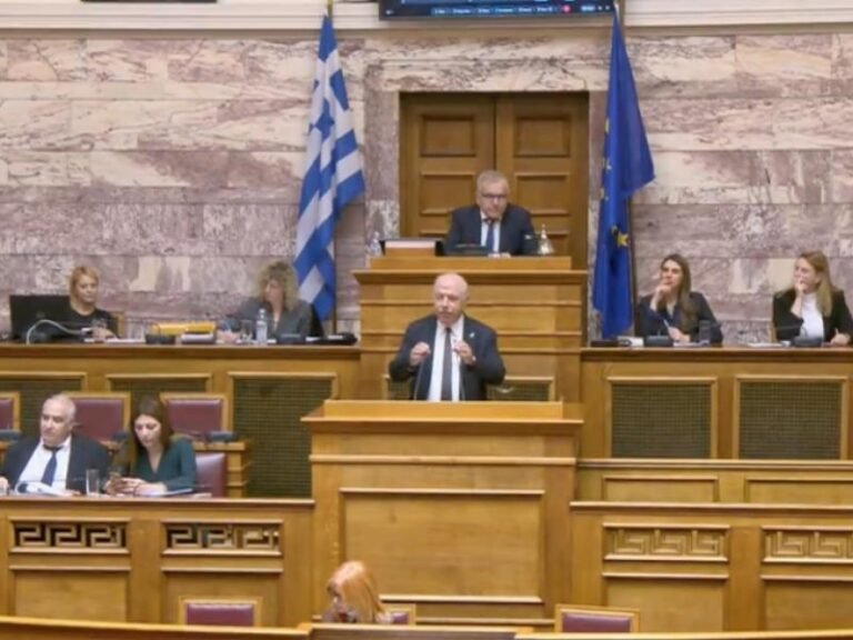 Ο Μιχάλης Σφακιανάκης για το Εθνικό Απολυτήριο και την Παιδεία