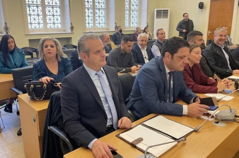 Αιχμές Πιστιόλα για Πανεπιστήμιο